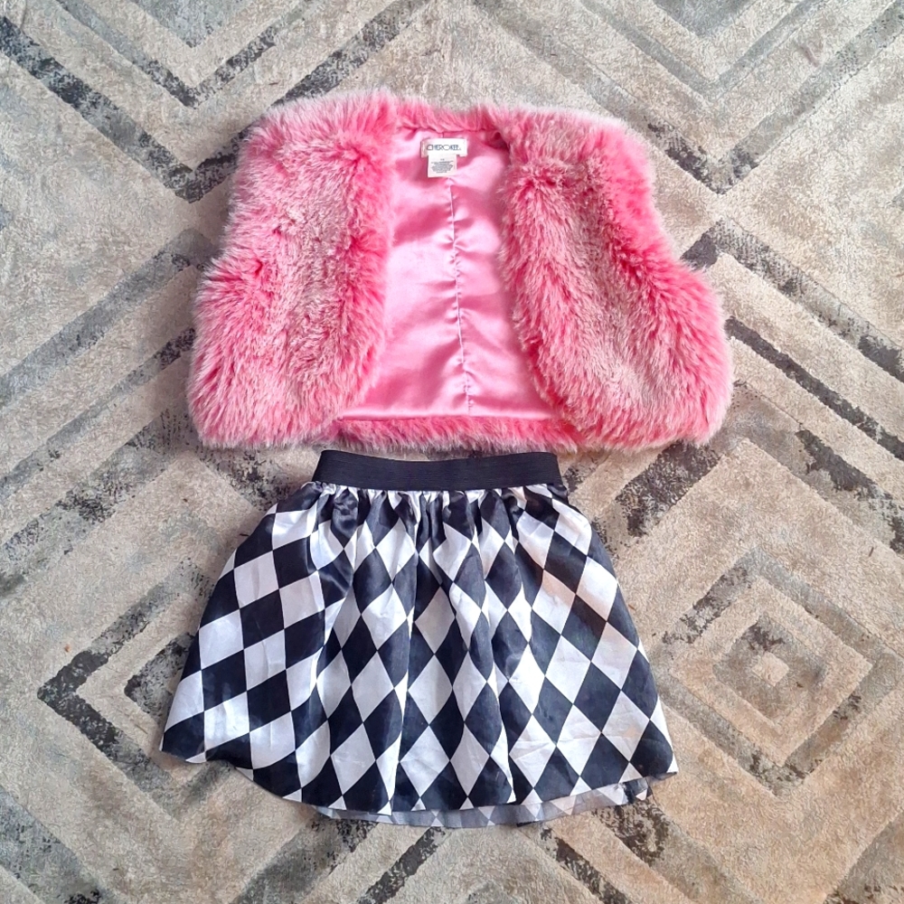 Pink fuzzy 💗 vest with check mini skirt